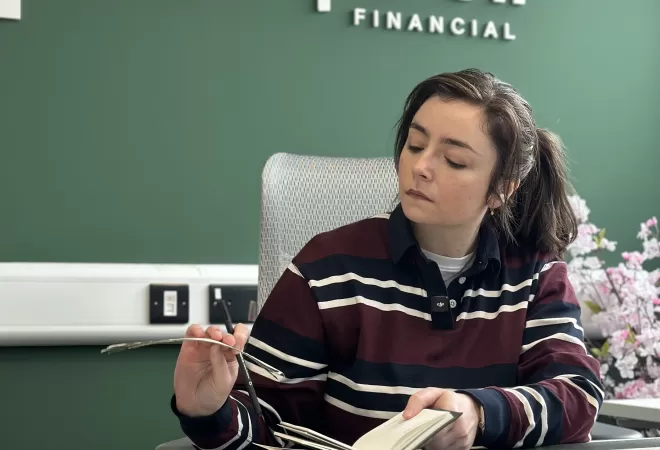 Mortgage Broker vs Your Bank: What's the Difference and Why It Matters in Northern Ireland